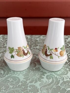 Vintage Noritake Progression China "Homecoming" Salt & Pepper Shakers Set #9002